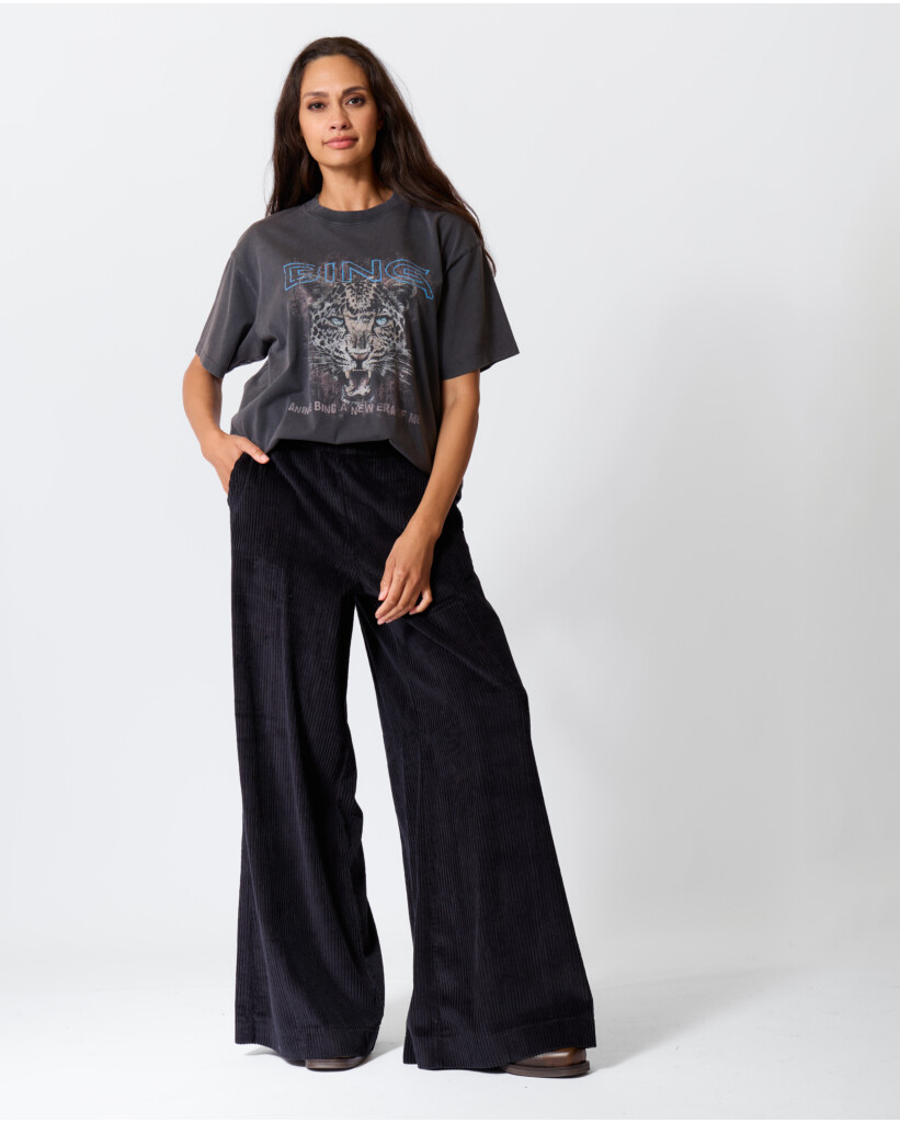Cade Tee Leo Muse Washed Black