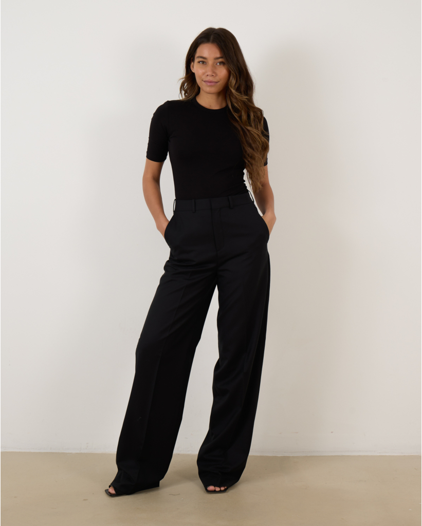 Fitted Tee Zwart