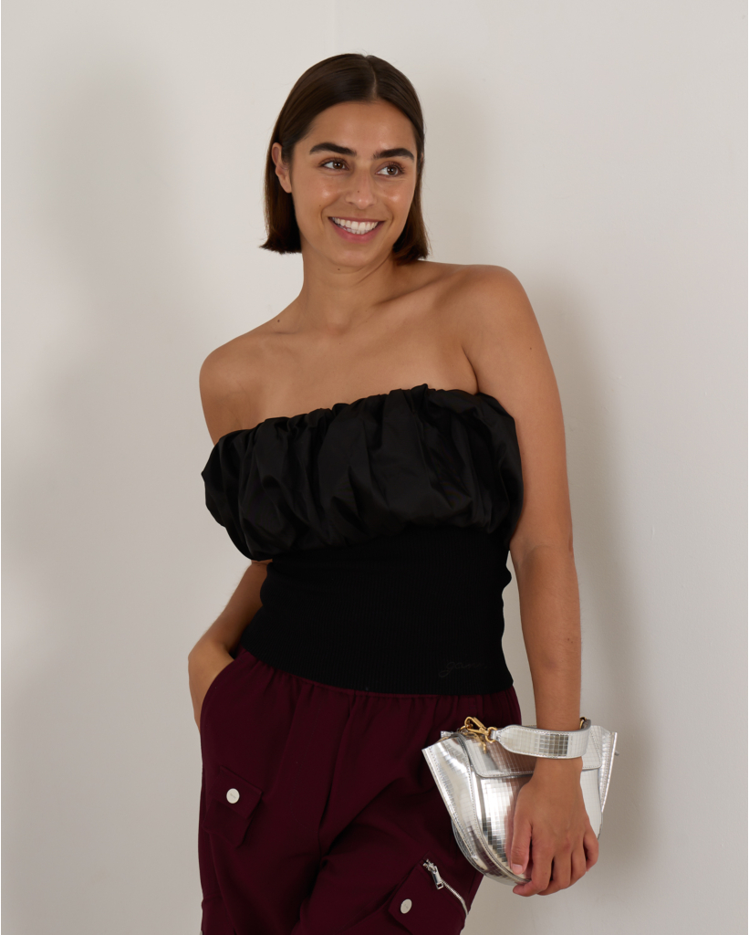 Zwarte Top met Pofdetail en Ribstructuur