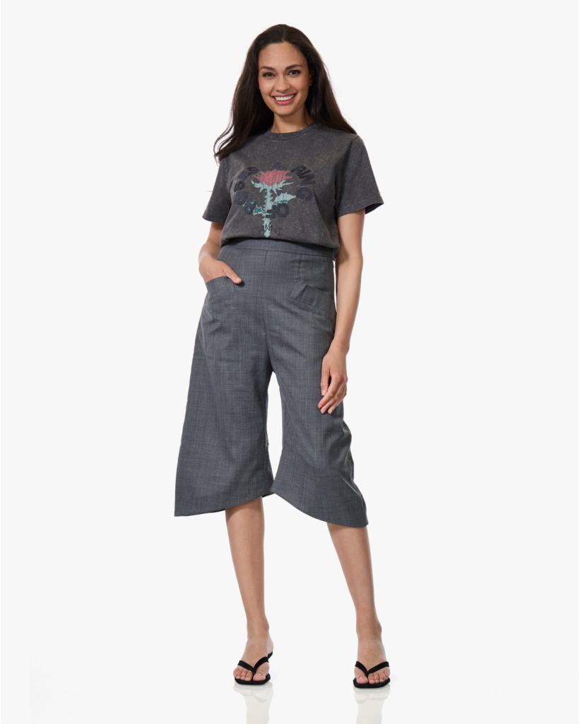 Ring of Roses Print T-shirt Phantom