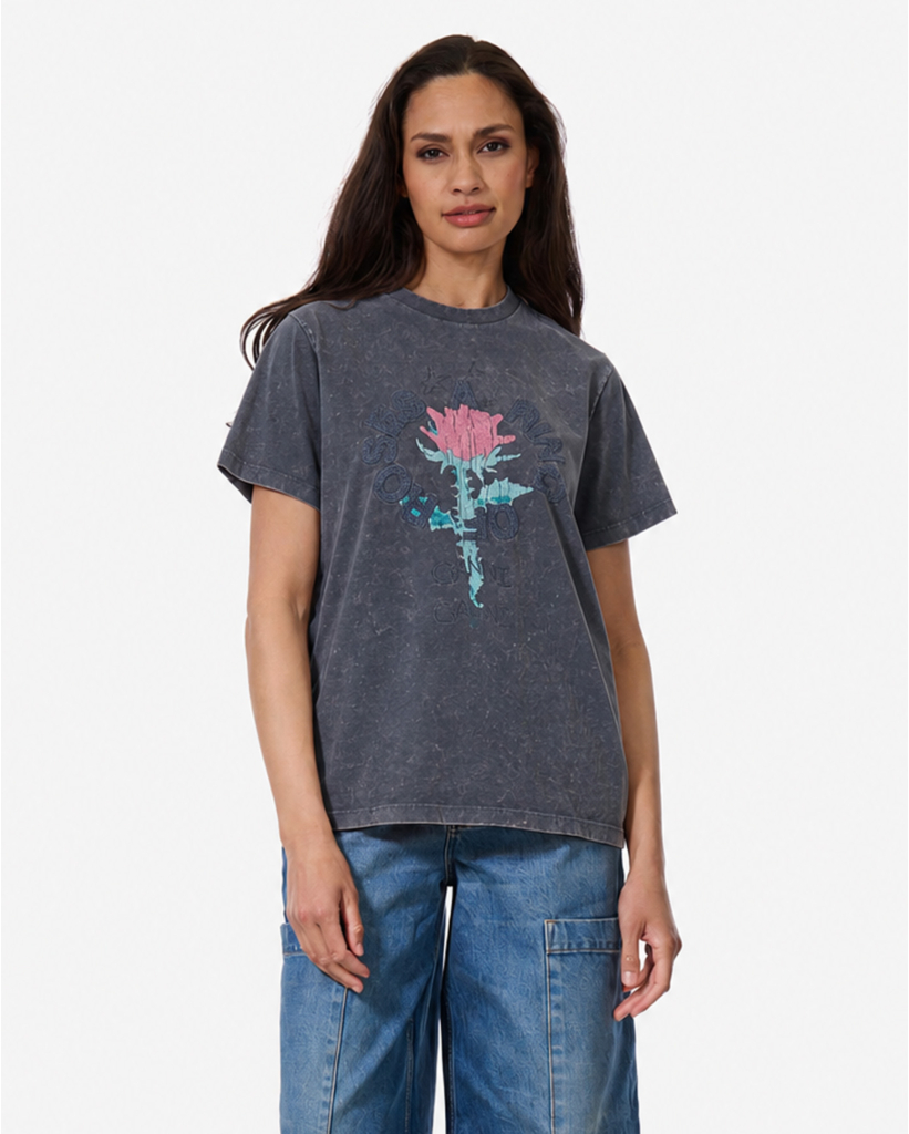 Ring of Roses Print T-shirt Phantom