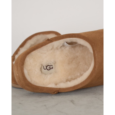 UGG Elea Slip-On Pantoffel Chestnut