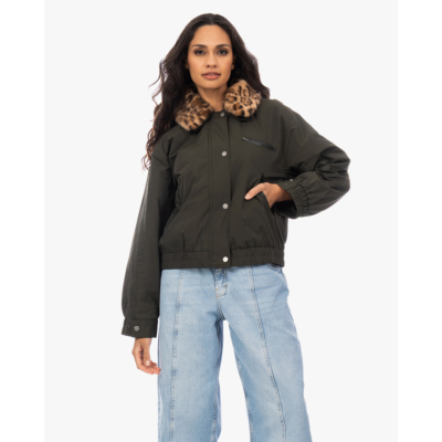 Baum und Pferdgarten Bonte groene bomber jas met luipaard kraag