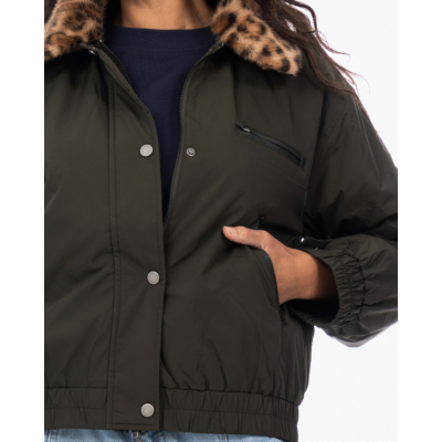 Baum und Pferdgarten Bonte groene bomber jas met luipaard kraag