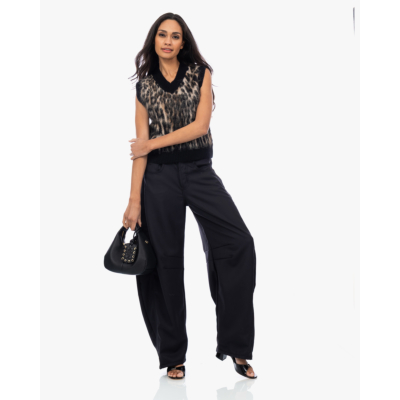 Lois Aliana Mid Rise Barrel Fit Black Caster