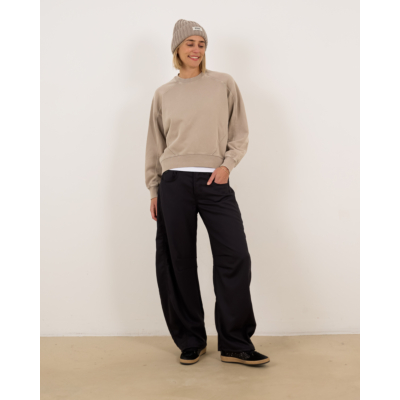 Lois Aliana Mid Rise Barrel Fit Black Caster
