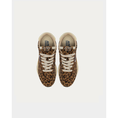 Autry Reelwind Low Sneakers in Leopard en Rutabaga Leer