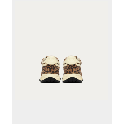 Autry Reelwind Low Sneakers in Leopard en Rutabaga Leer